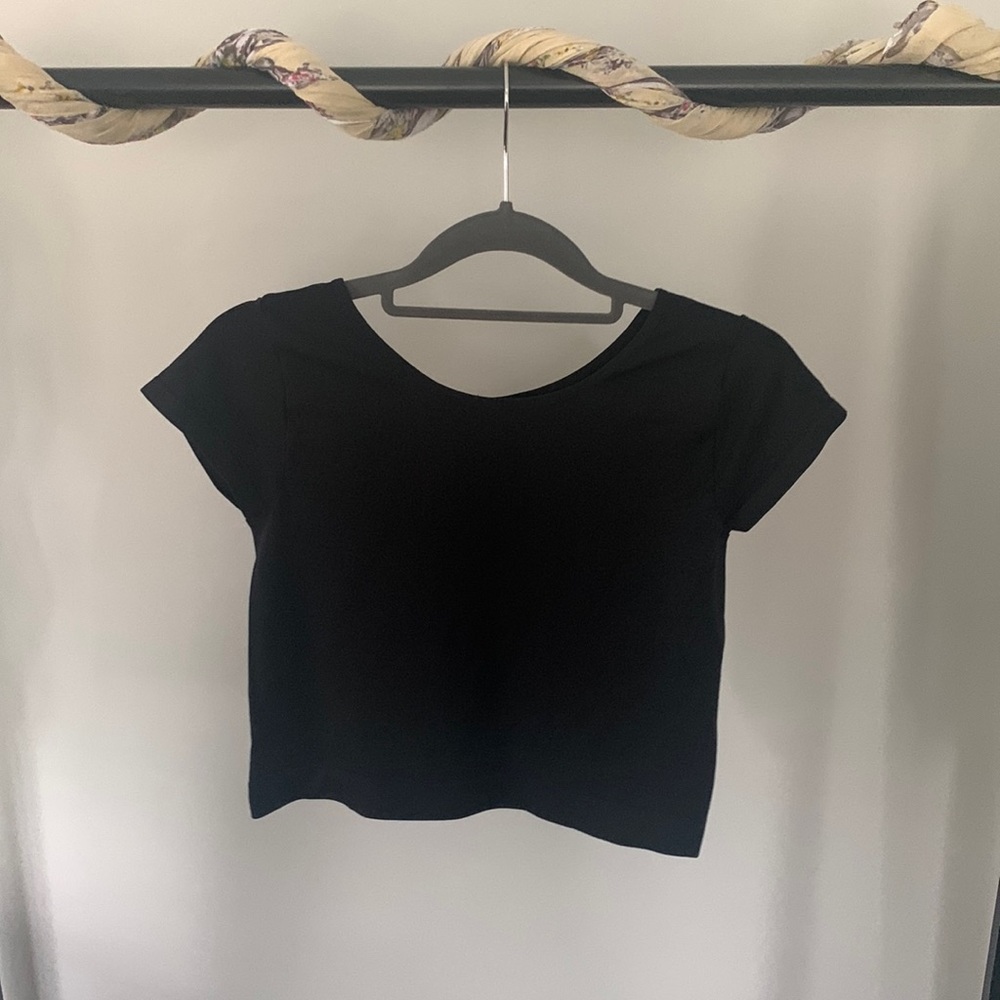 Prime Cut Women’s Black Cropped Tee (One Size)